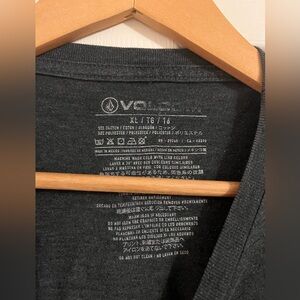 Volcom tee